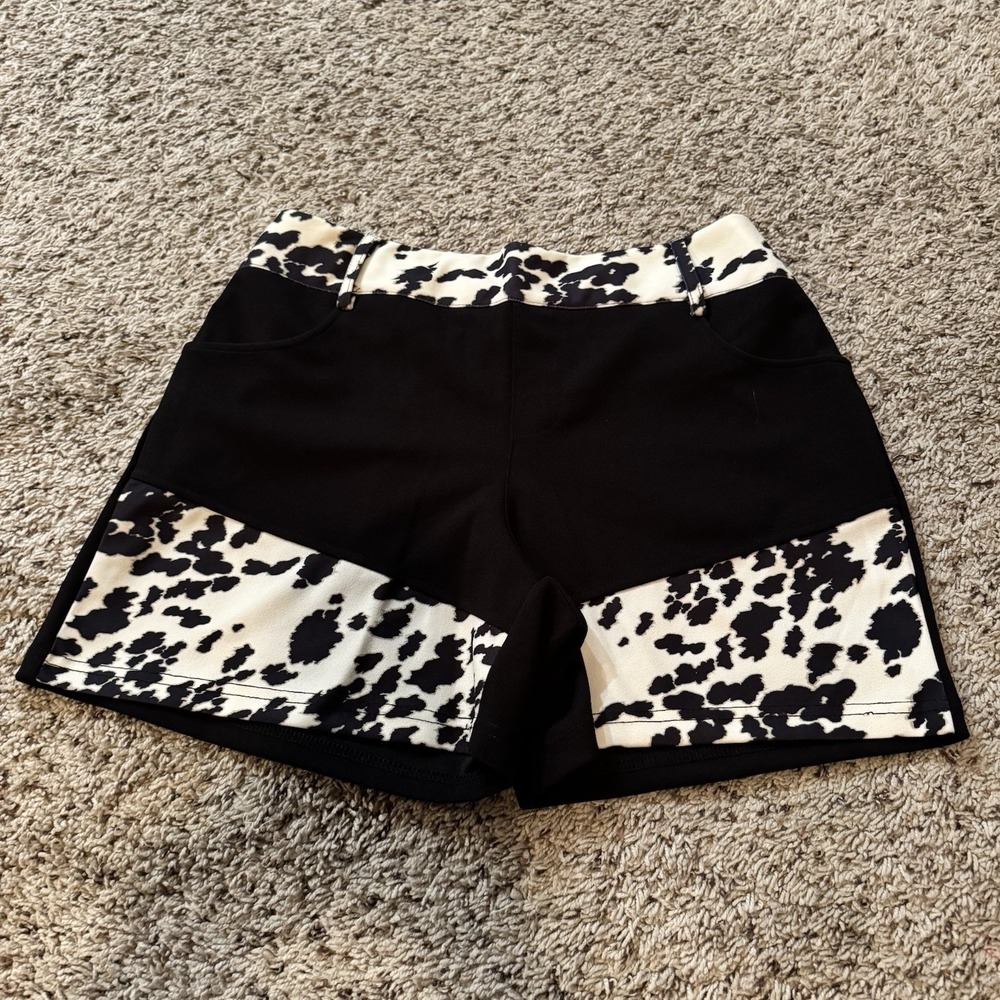 Crazy Train Animal Cow Print Western Boutique Shorts NWT Rodeo Women's Size L
